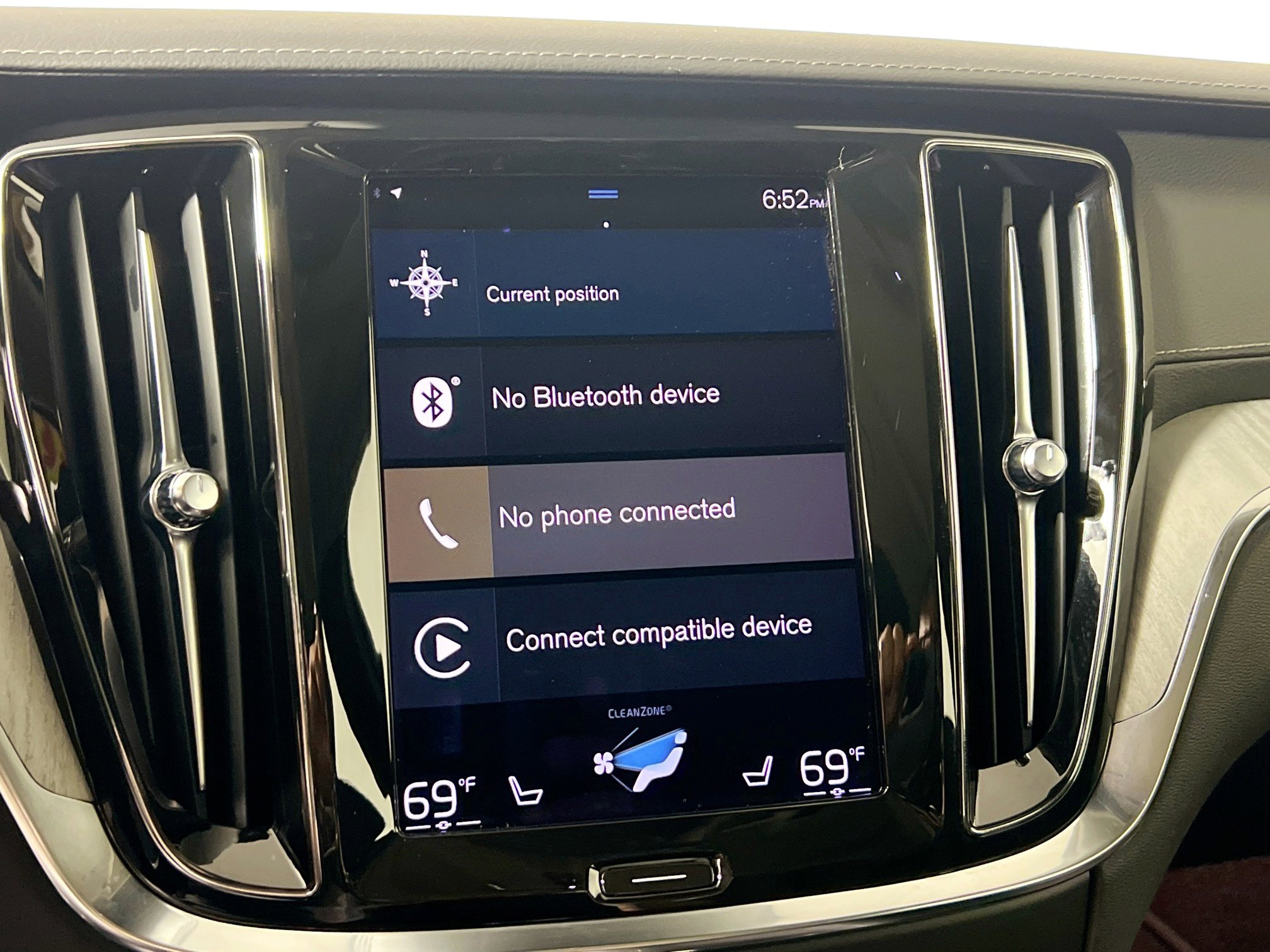 Used 2022 Volvo S60 B5 Inscription image 28