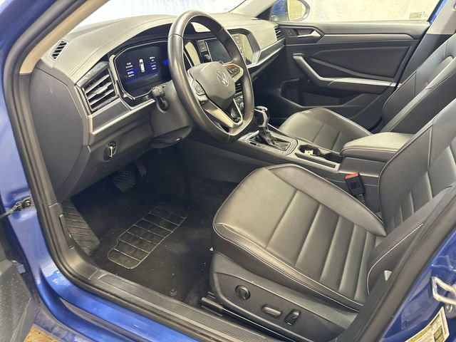 Used 2024 Volkswagen Jetta SE image 12