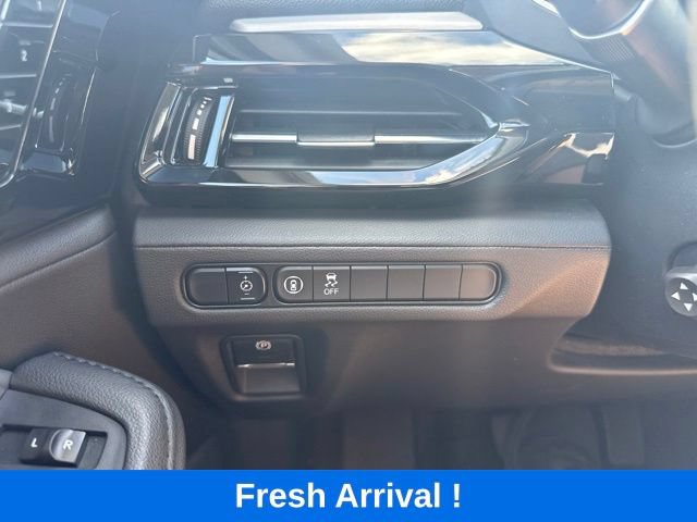 Used 2025 Acura MDX FWD image 8