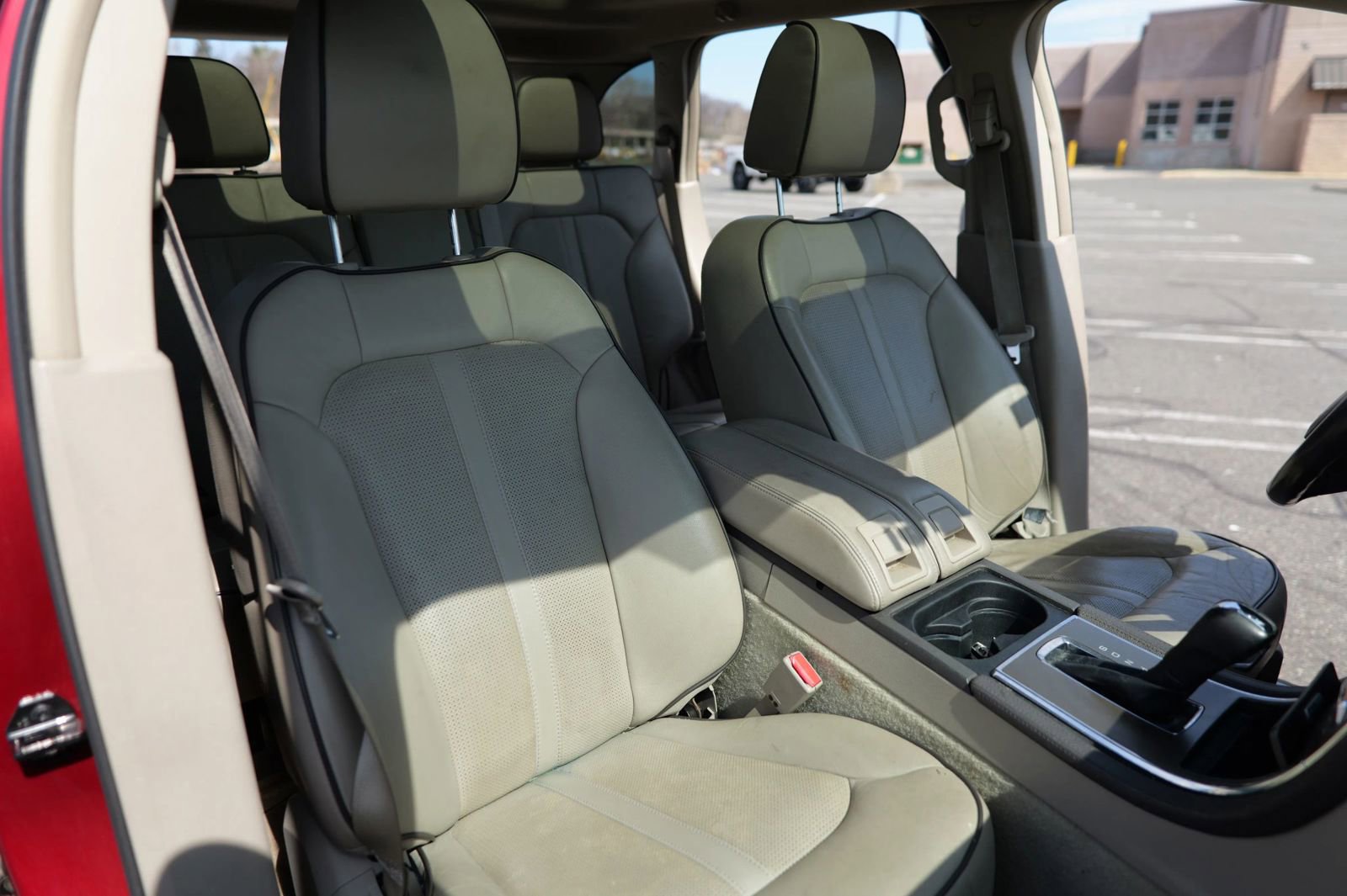 Used 2013 Lincoln MKX AWD image 24