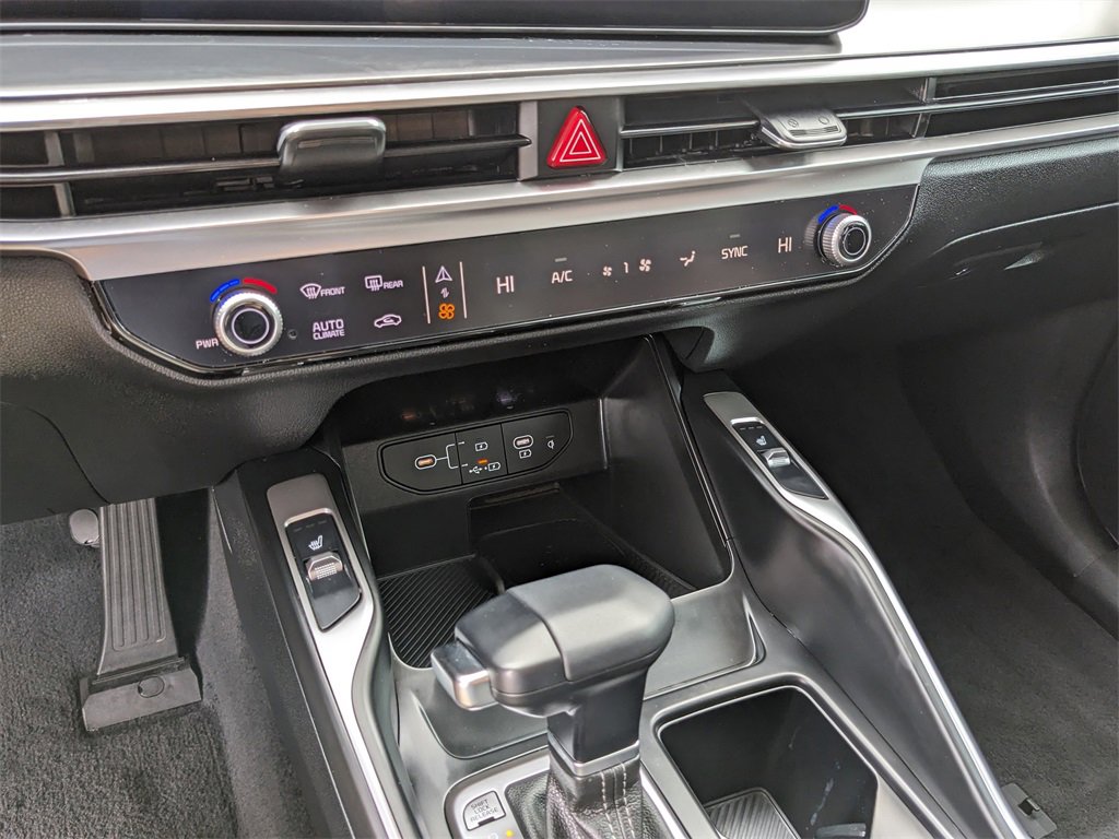 Certified 2025 Kia Sorento S w/ Panoramic Sunroof Package image 27