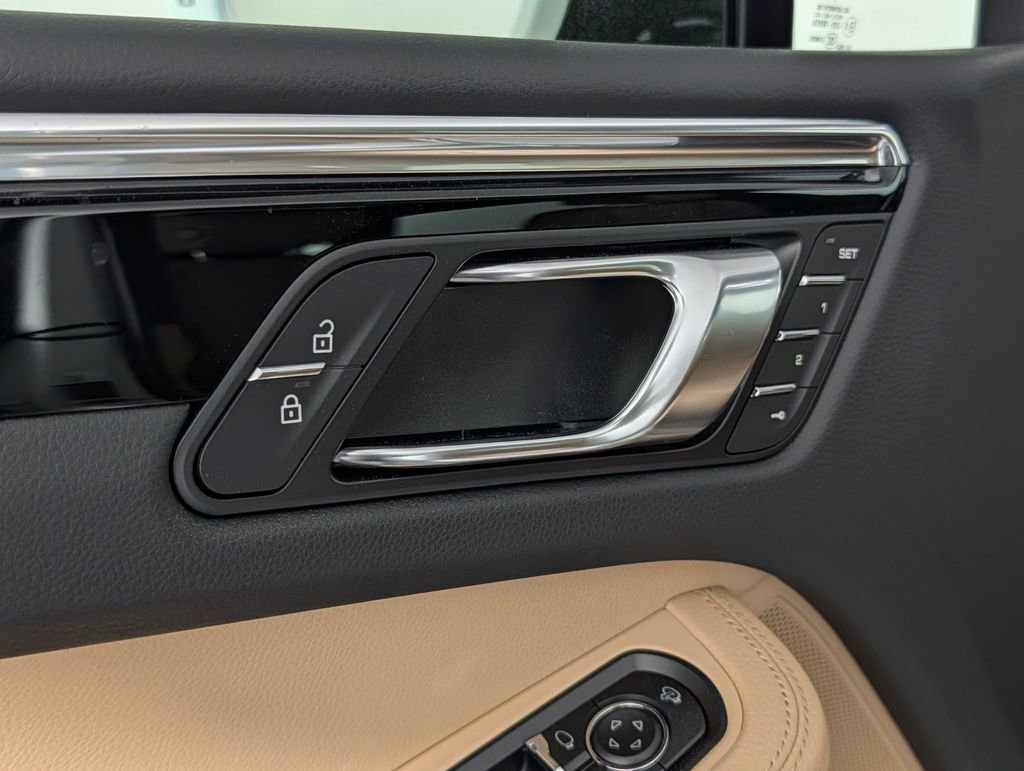 New 2026 Porsche Macan image 25