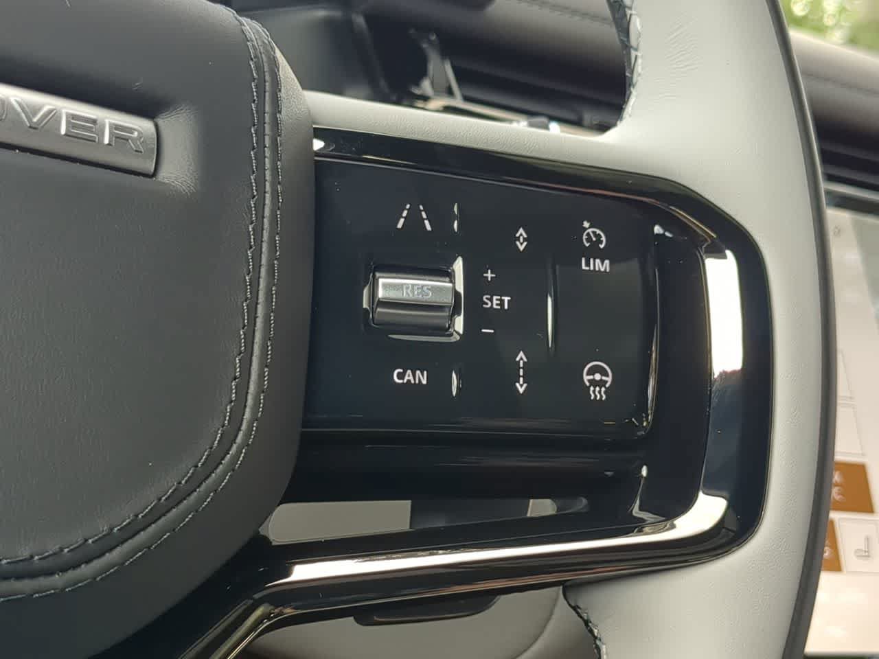 Certified 2026 Land Rover Range Rover Velar Dynamic SE AWD/4WD image 26