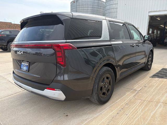 Used 2025 Kia Carnival FWD image 4