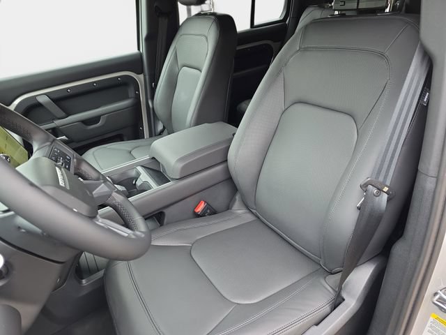 New 2026 Land Rover Defender 130 X-Dynamic SE AWD/4WD image 12