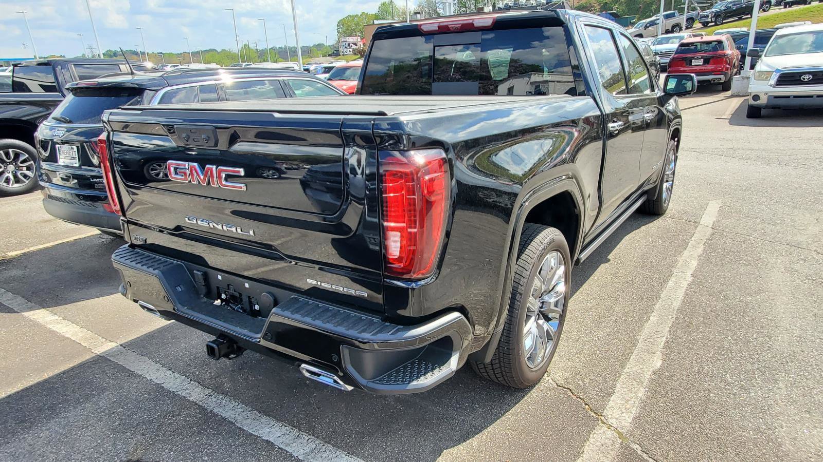 Used 2026 GMC Sierra 1500 Denali w/ Denali Reserve Package image 9