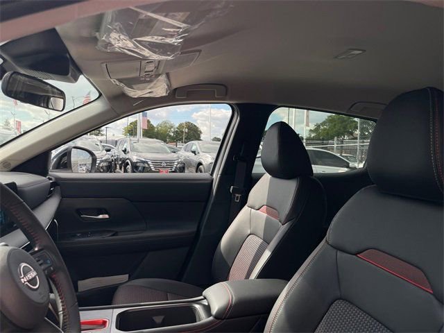 New 2026 Nissan Kicks SR w/ Cold Weather Package image 10
