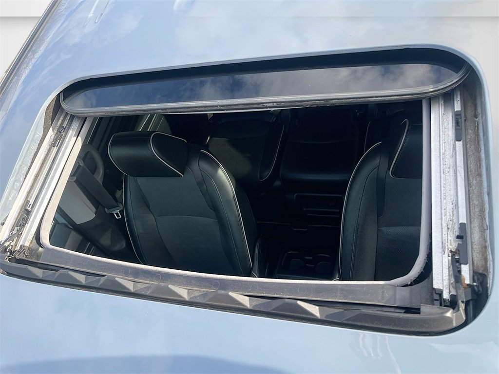 Used 2023 Honda Odyssey Elite image 23