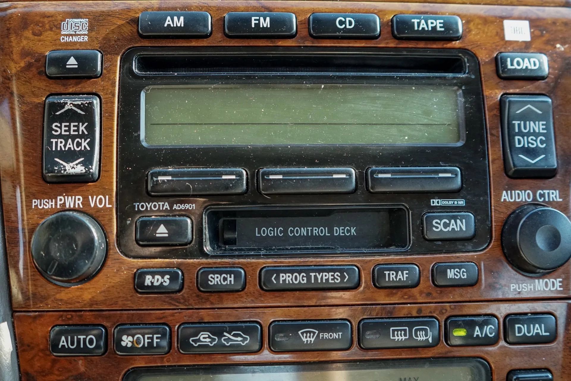 Used 2004 Toyota Avalon XLS image 18