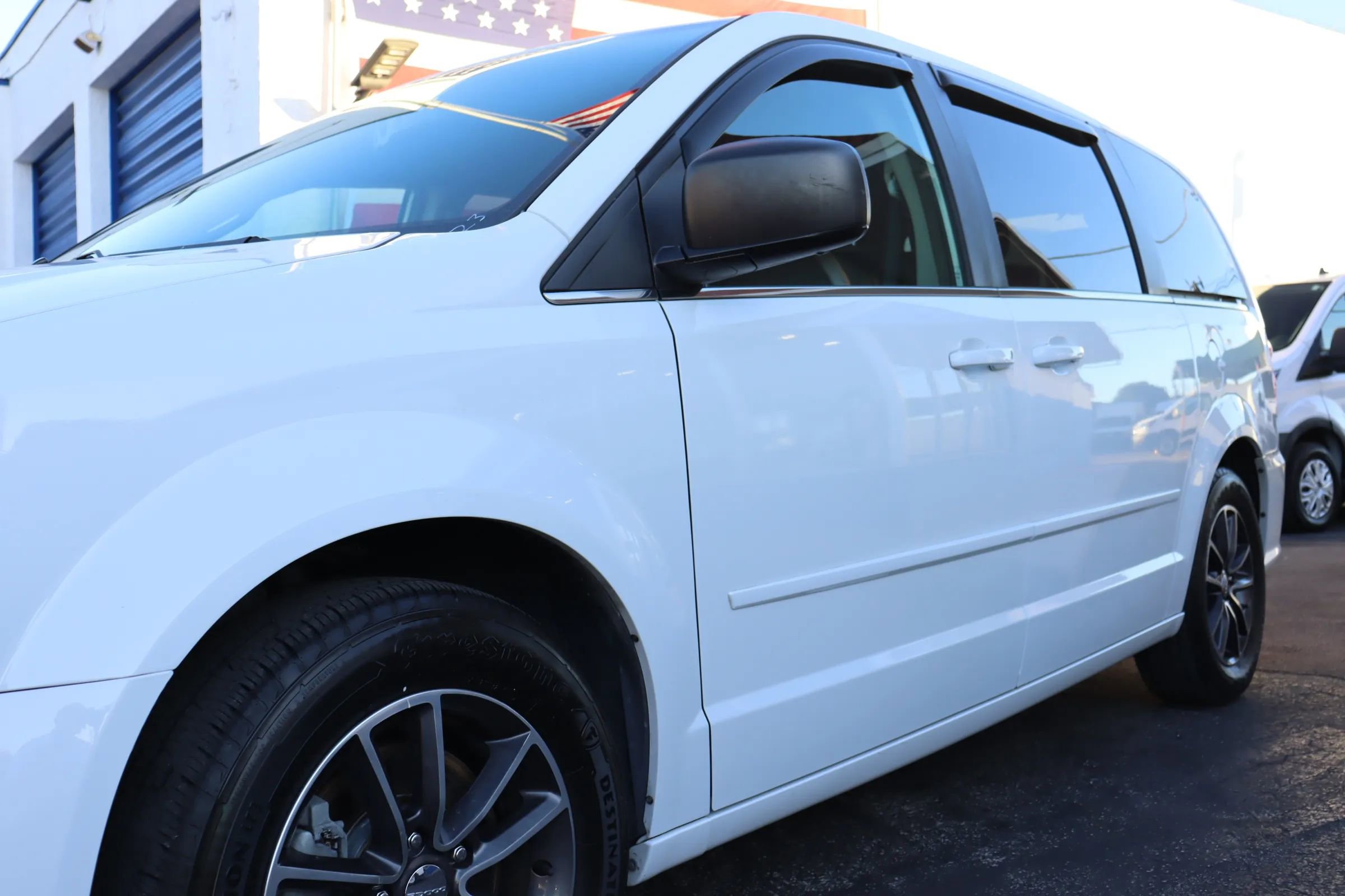 Used 2017 Dodge Grand Caravan SXT image 21