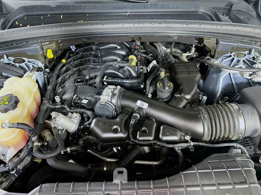 Used 2024 Jeep Grand Cherokee L Laredo image 9