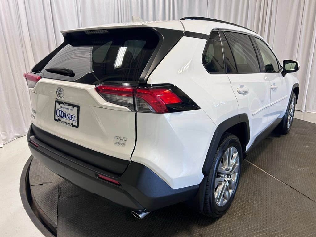 Used 2020 Toyota RAV4 XLE Premium AWD/4WD image 30