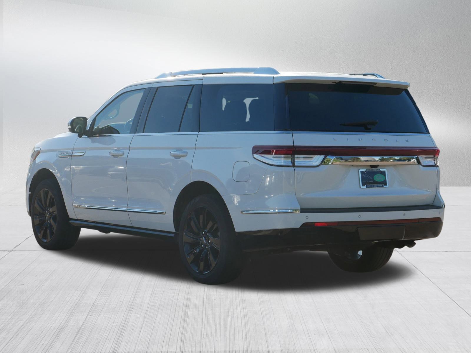 Used 2023 Lincoln Navigator Reserve image 7
