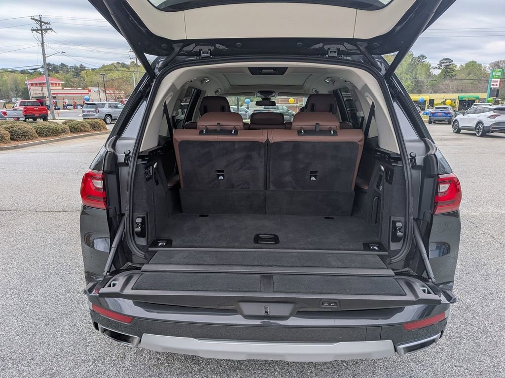 Used 2021 BMW X7 xDrive40i w/ Cold Weather Package image 19