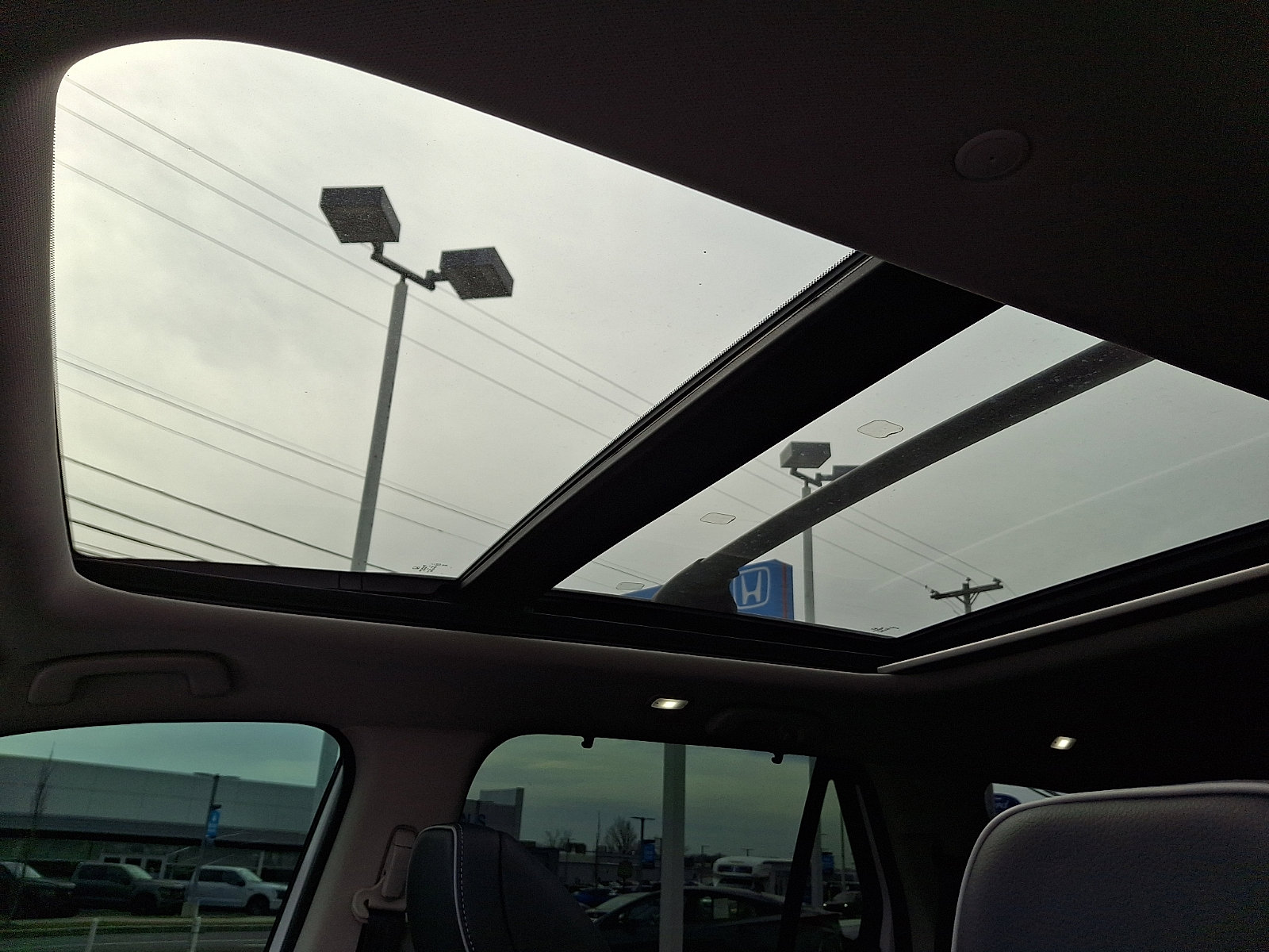Used 2023 Honda Pilot Elite image 17