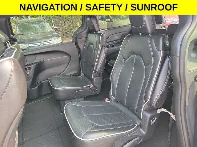 Used 2025 Chrysler Pacifica Limited FWD image 21