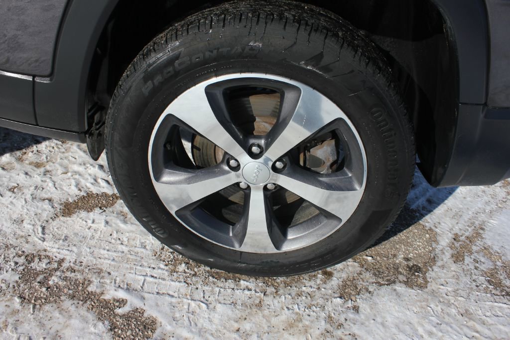 Used 2019 Jeep Cherokee Limited image 55