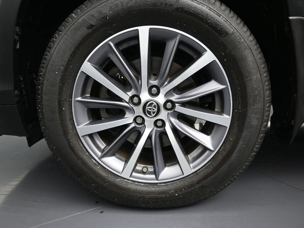 Used 2019 Toyota Highlander XLE image 9