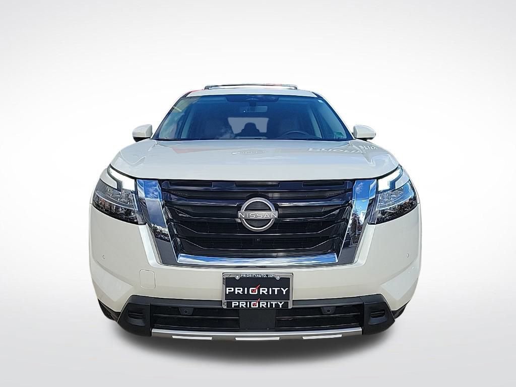 Used 2023 Nissan Pathfinder Platinum w/ Cargo Package image 6