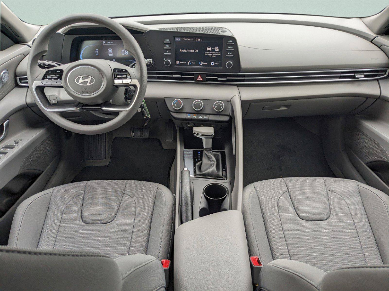 New 2026 Hyundai Elantra SE FWD image 13