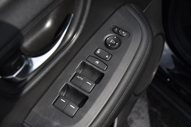 Certified 2025 Honda HR-V LX image 8