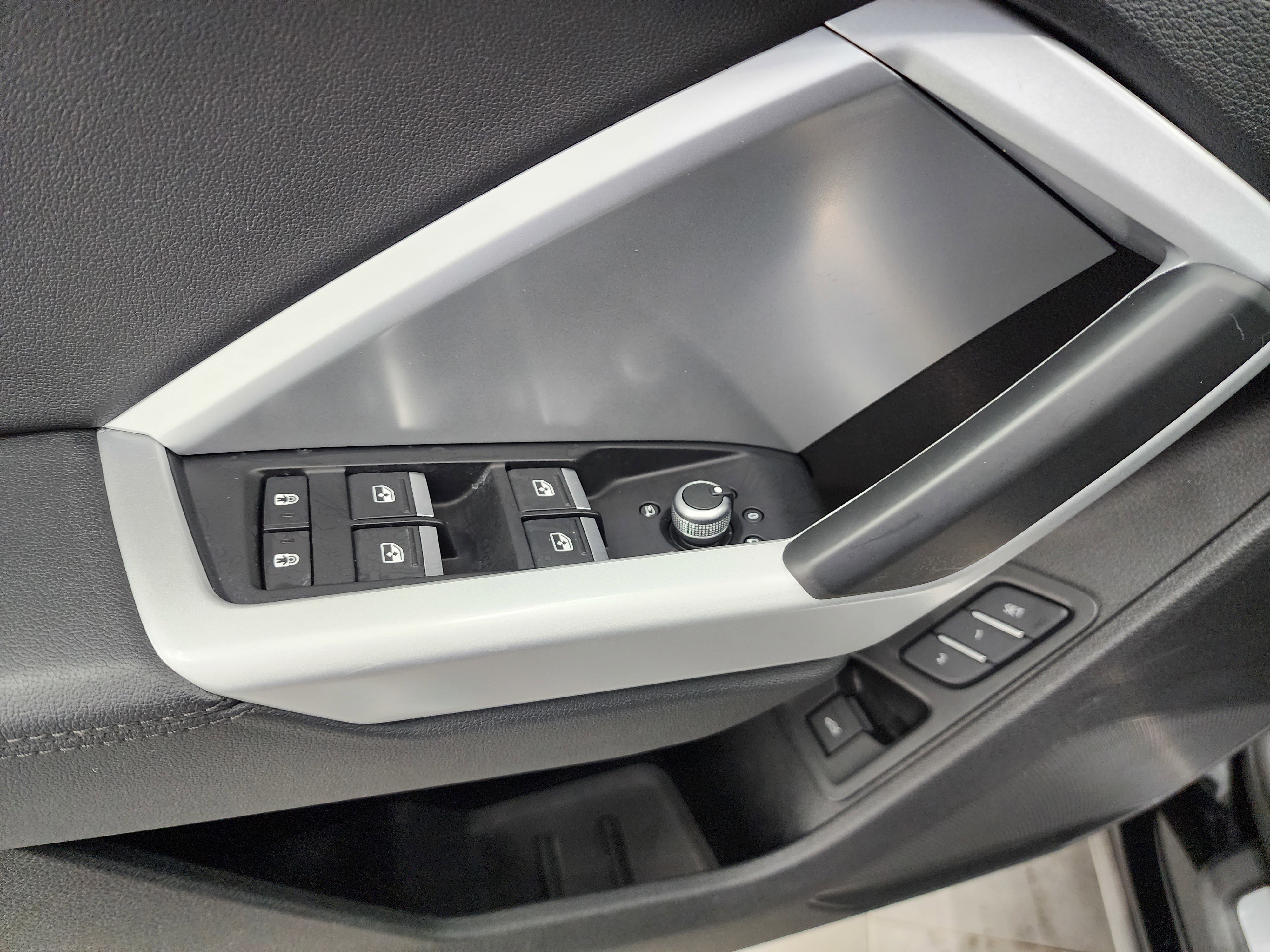 Used 2023 Audi Q3 2.0T Premium image 38