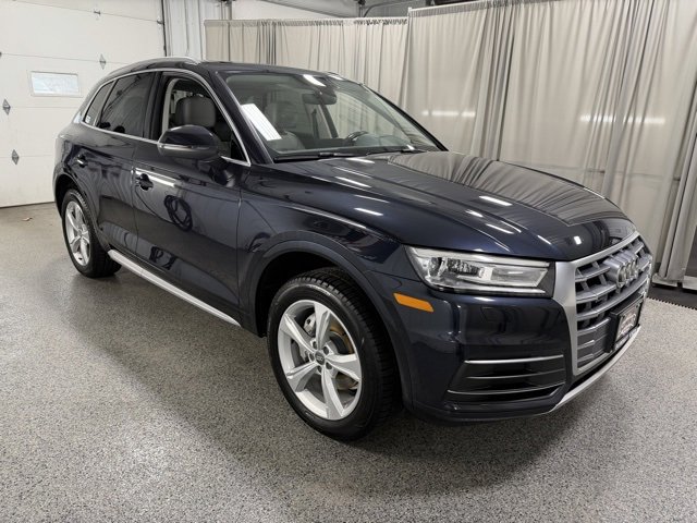 Used 2020 Audi Q5 2.0T Premium w/ Convenience Package image 3