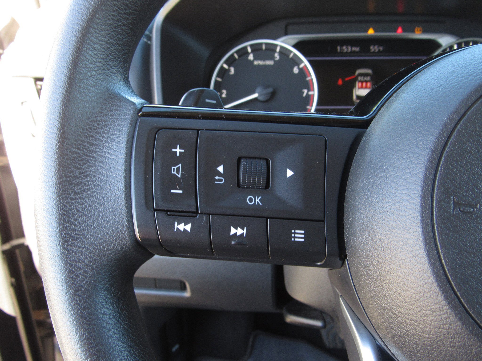 Used 2023 Nissan Rogue SV image 23