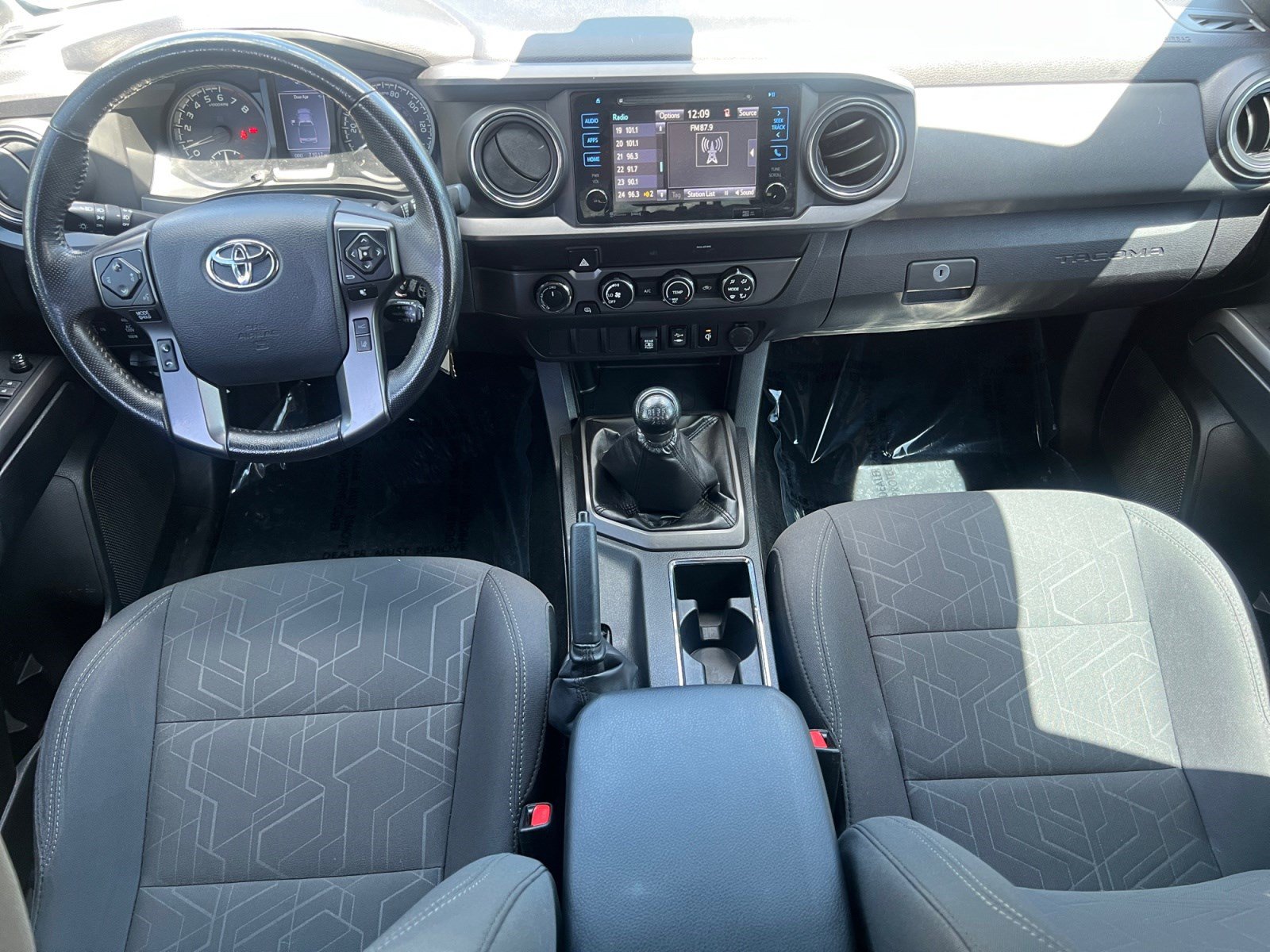 Certified 2019 Toyota Tacoma TRD Off-Road AWD/4WD image 24