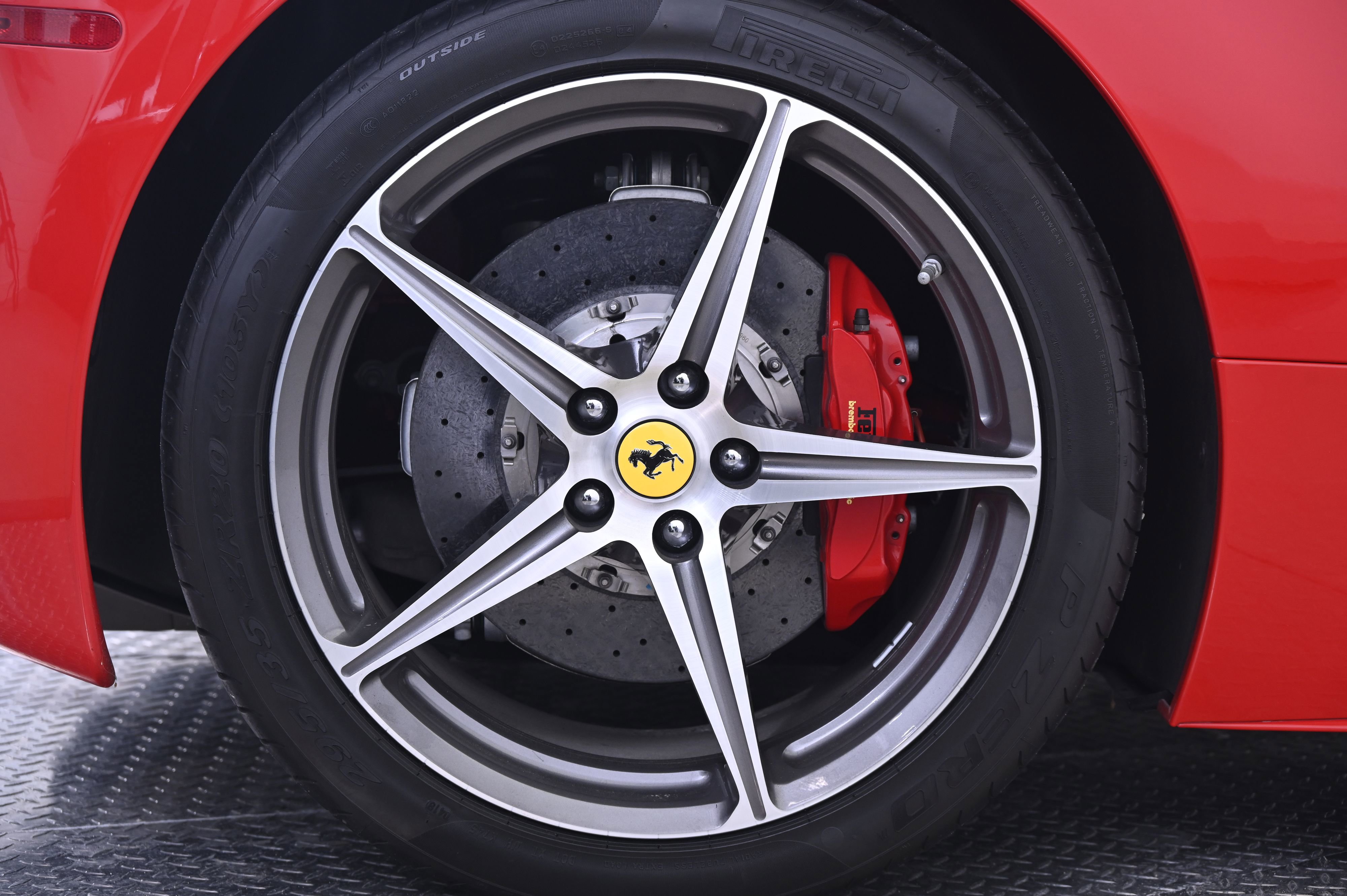 Used 2013 Ferrari 458 Spider image 17