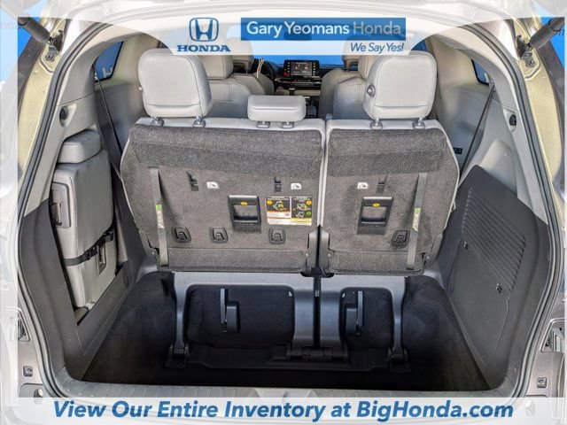 Used 2023 Toyota Sienna XLE image 17