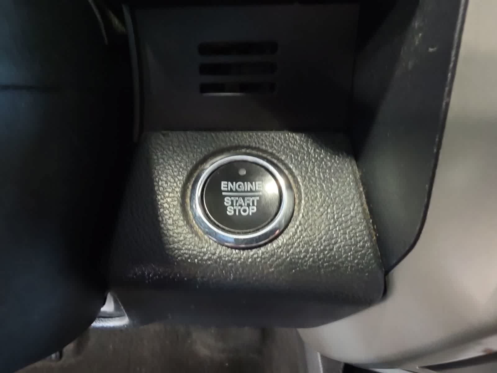 Used 2019 Ford F150 Lariat w/ Equipment Group 502A Luxury AWD/4WD image 30