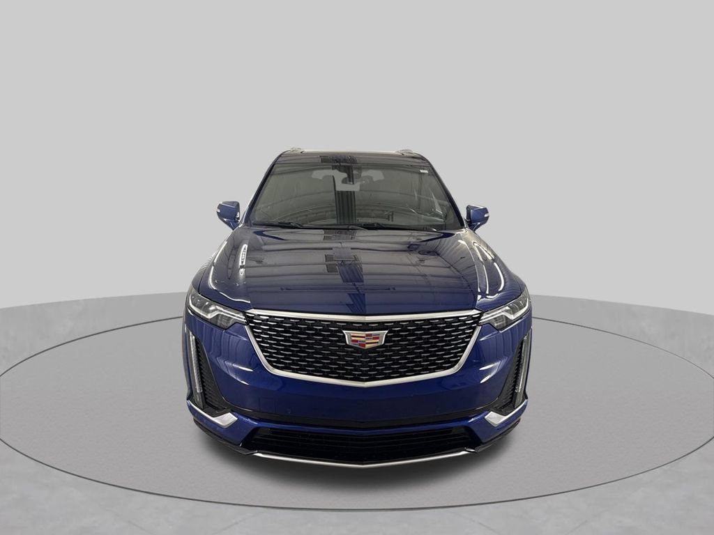 Certified 2025 Cadillac XT6 Premium Luxury FWD image 3