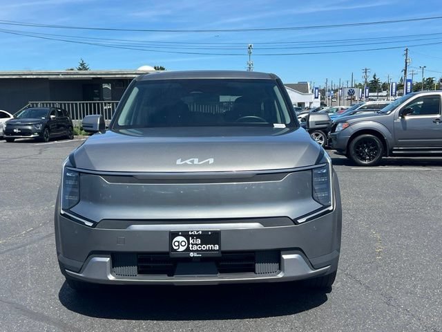 Certified 2024 Kia EV9 Light Long Range RWD image 4