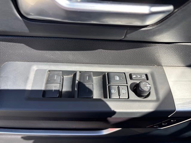 Used 2022 Toyota Tundra Platinum image 8