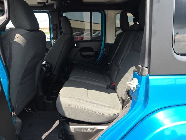 Used 2024 Jeep Wrangler Unlimited w/ Convenience Group AWD/4WD image 27