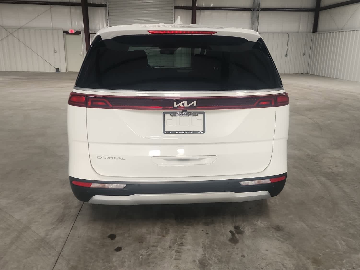 Used 2024 Kia Carnival LX FWD image 4