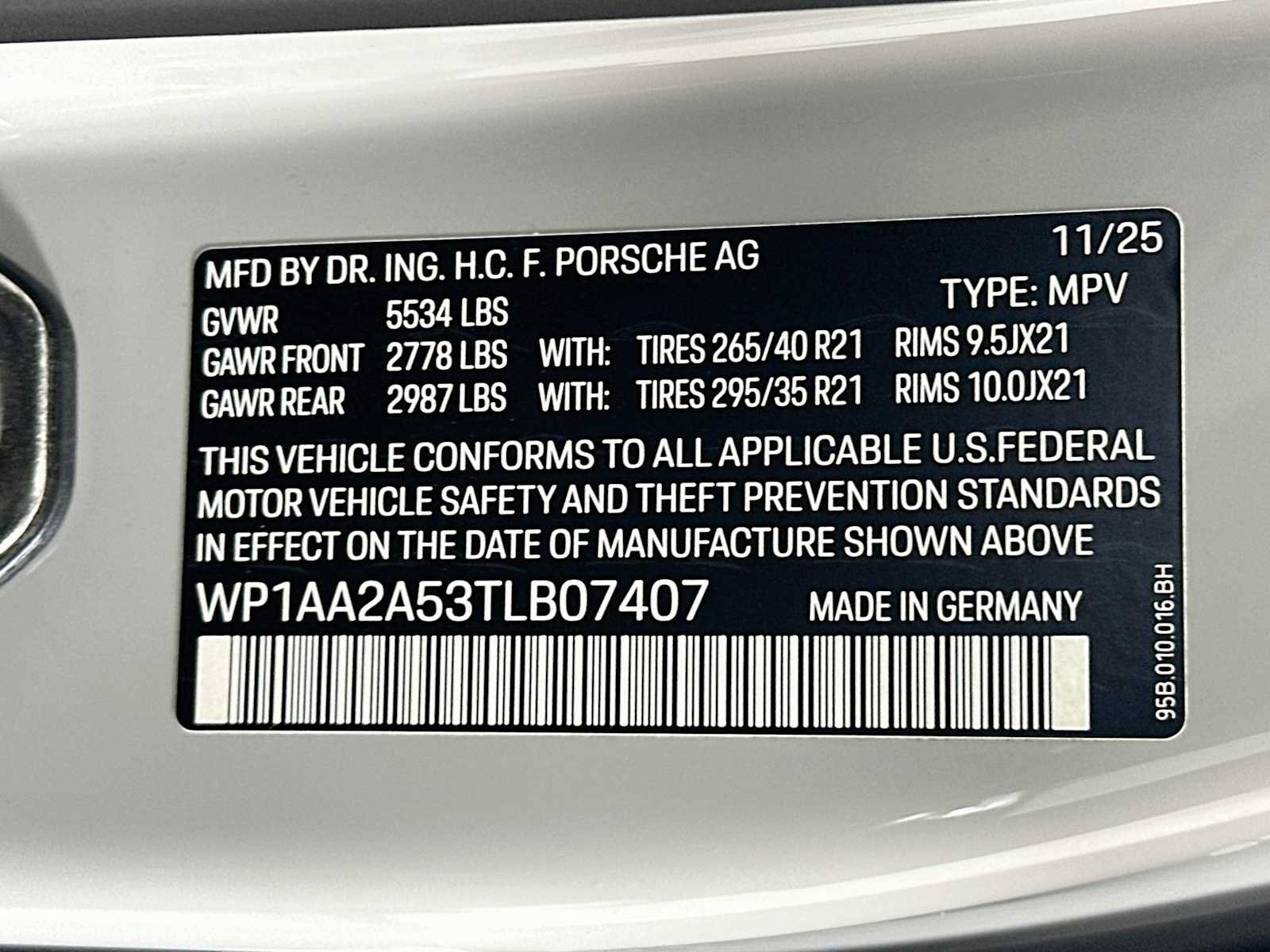 New 2026 Porsche Macan AWD/4WD image 33