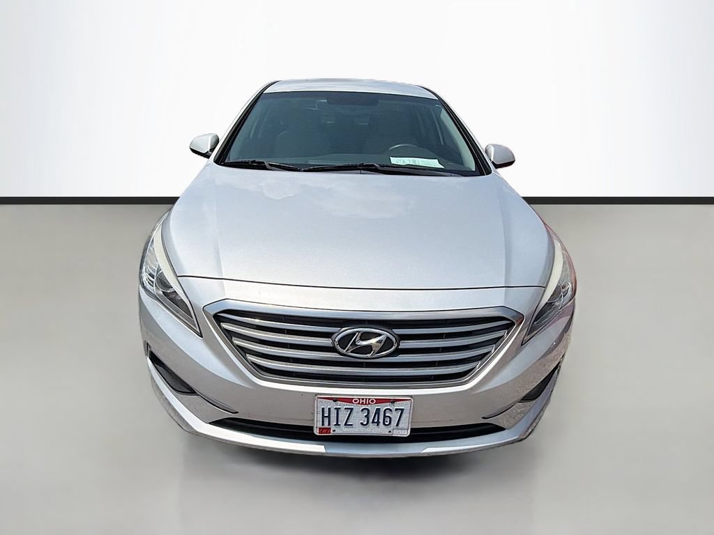 Used 2017 Hyundai Sonata SE FWD image 2