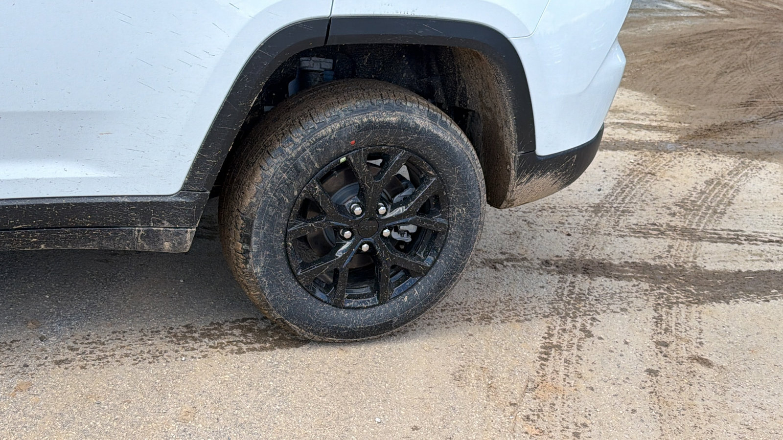 New 2026 Jeep Grand Cherokee Altitude image 12