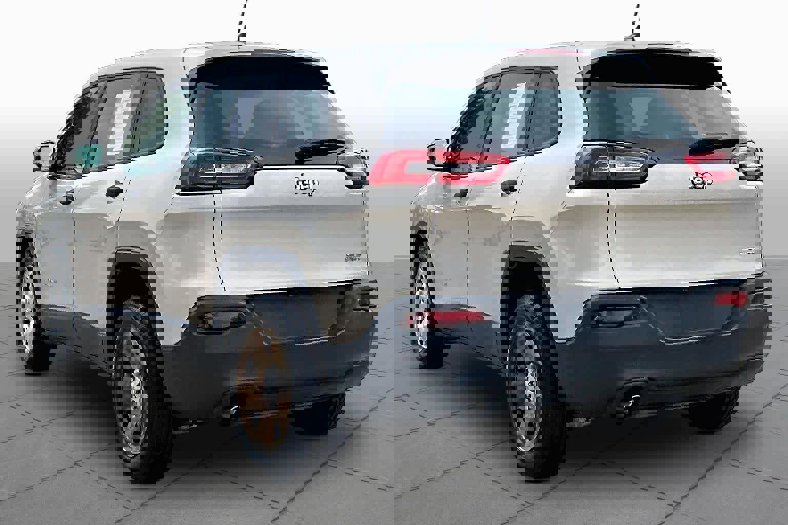 Used 2015 Jeep Cherokee Sport image 12