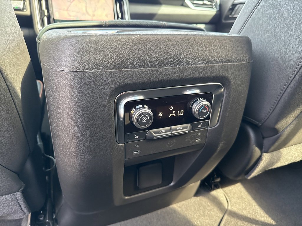 Used 2025 GMC Yukon AT4 w/ AT4 Premium Package image 42
