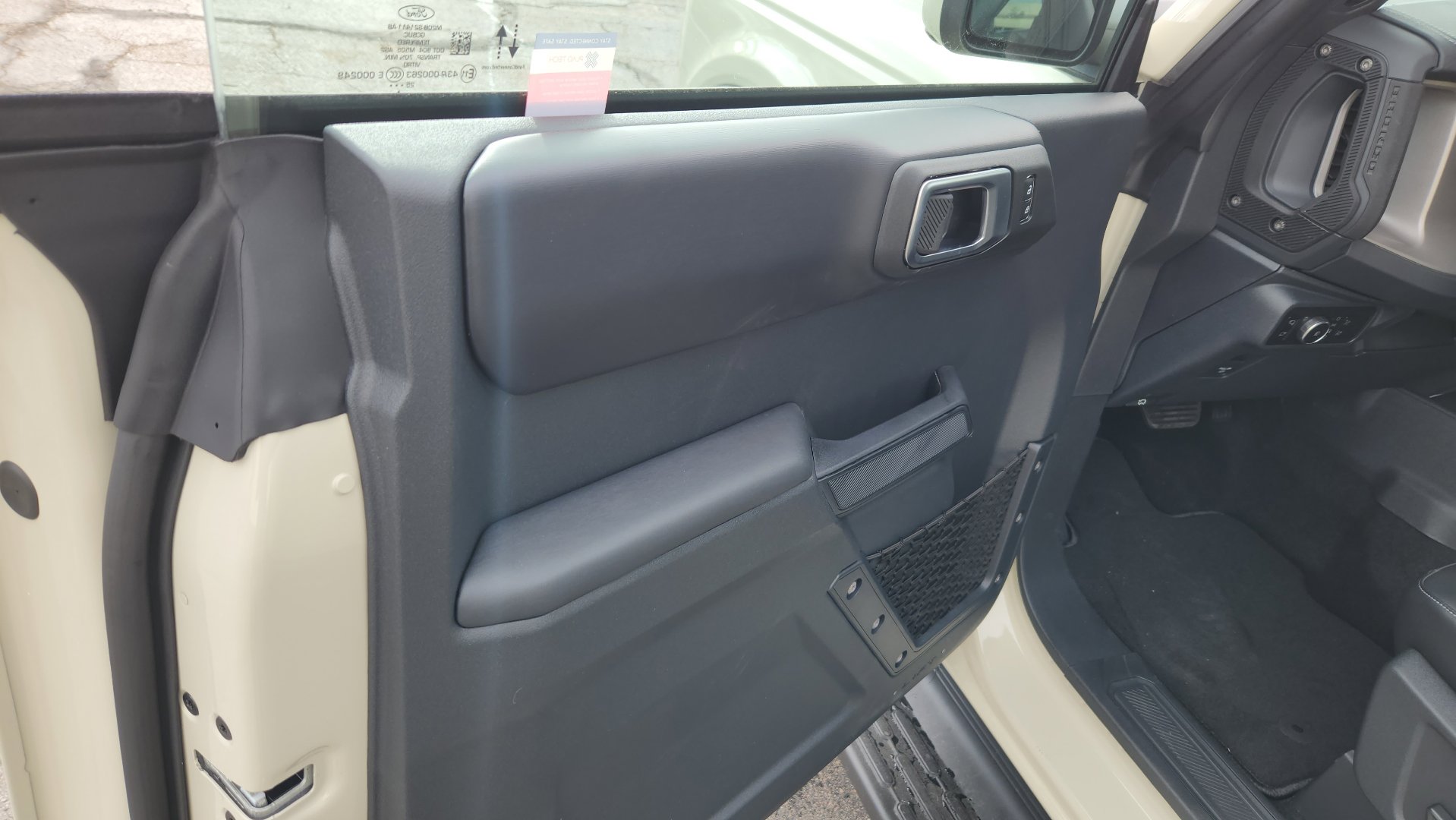 New 2025 Ford Bronco Outer Banks w/ Sasquatch Package image 23