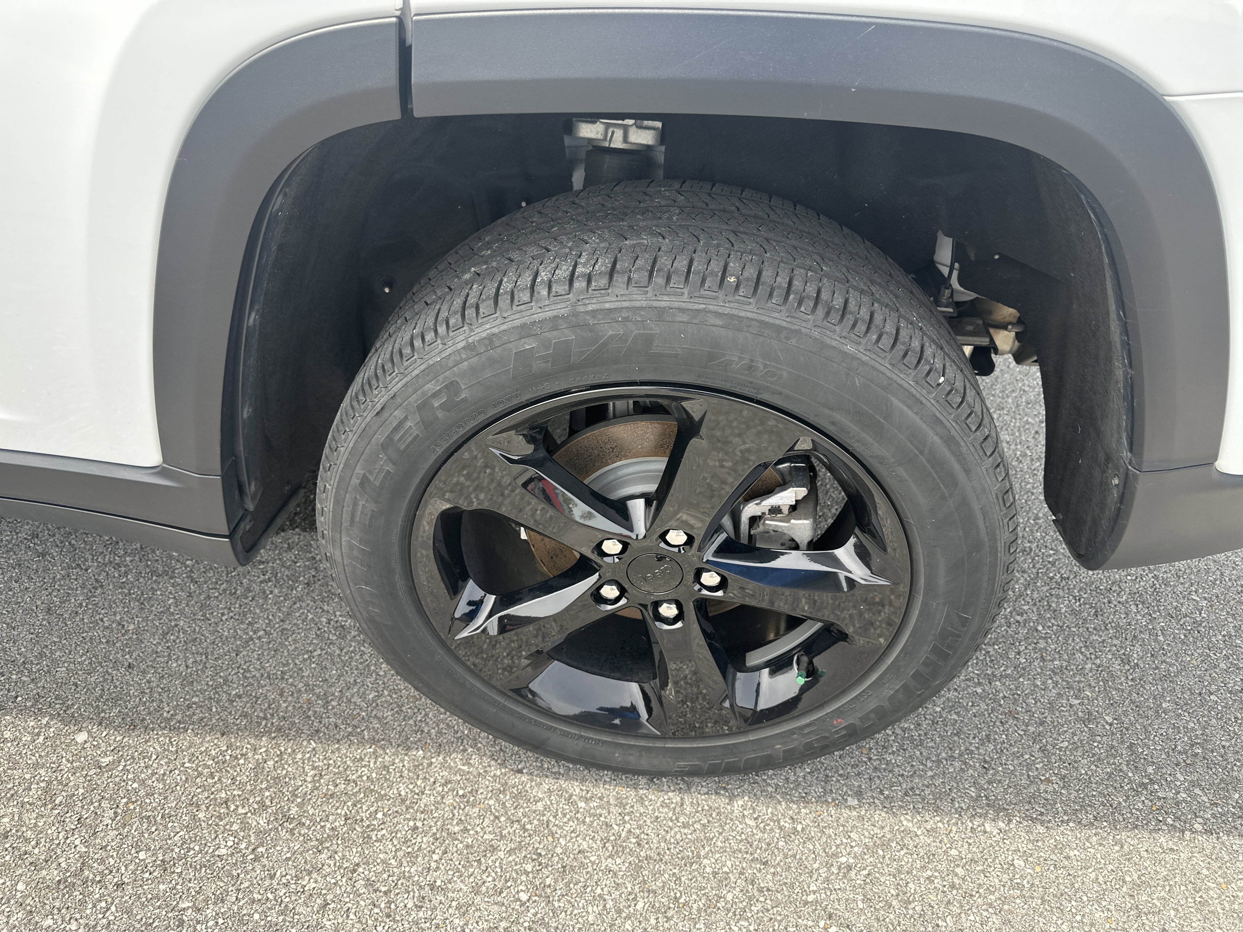 Used 2023 Jeep Grand Cherokee Altitude AWD/4WD image 21