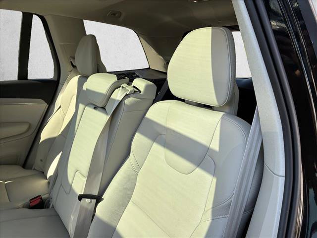 Used 2023 Volvo XC90 B5 Core w/ Protection Package Premier AWD/4WD image 14