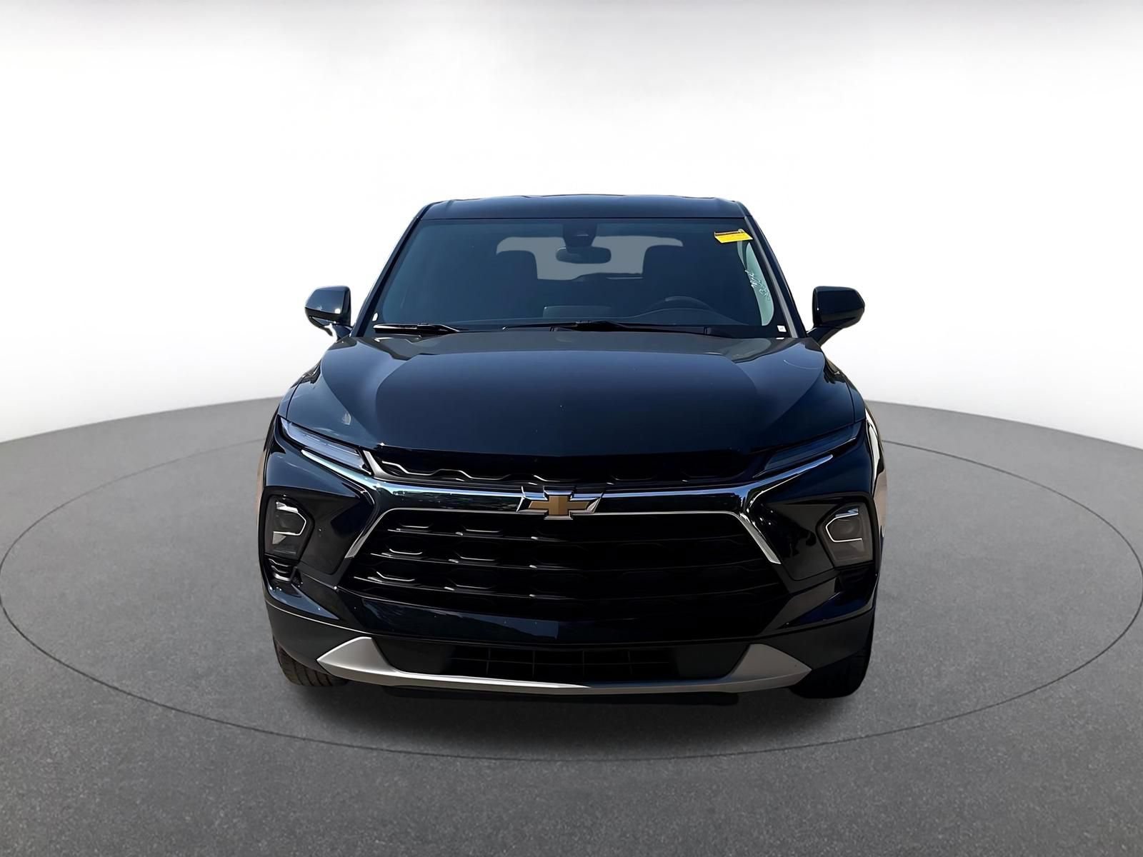 Used 2026 Chevrolet Blazer LT FWD image 3