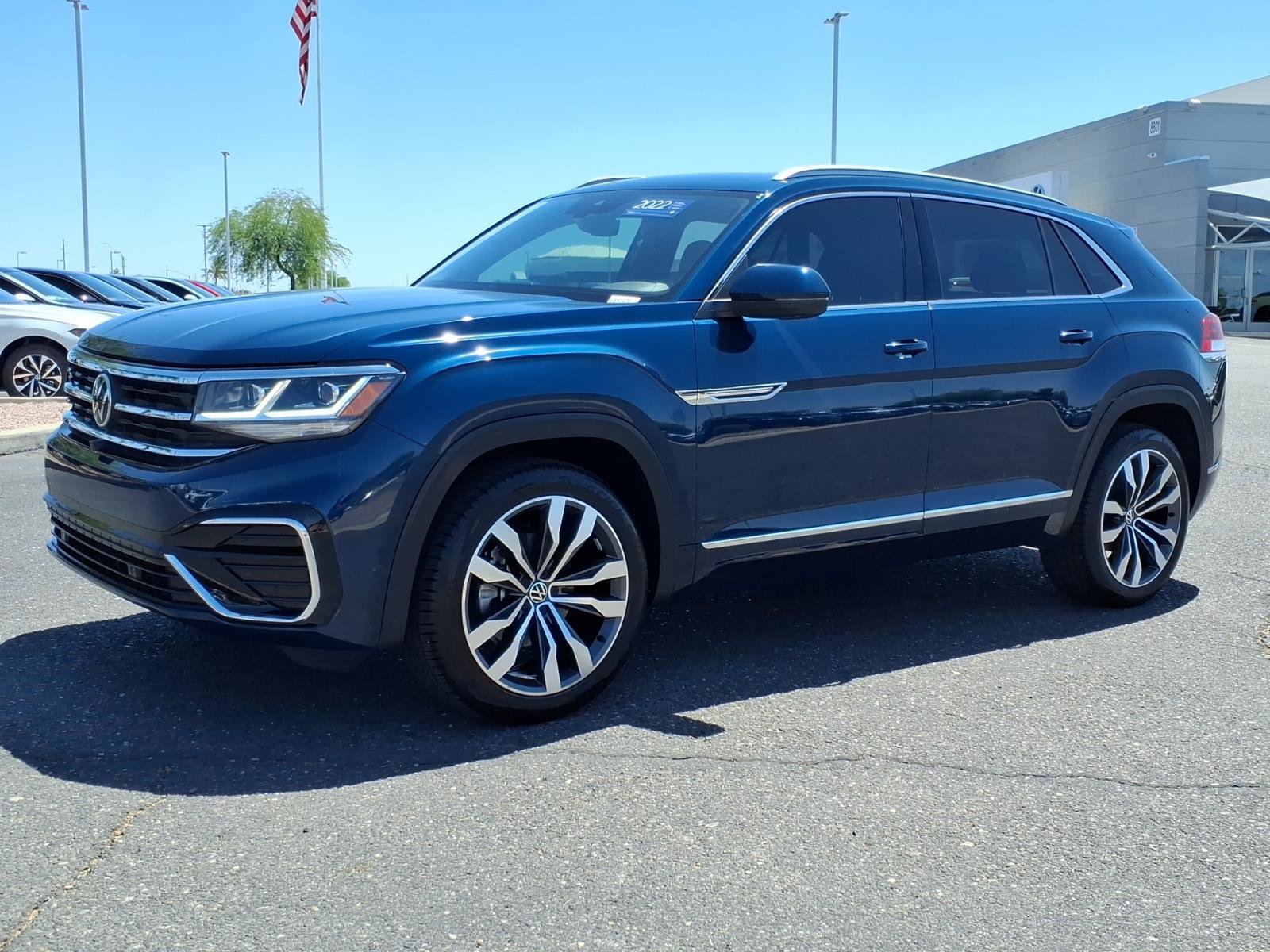Certified 2022 Volkswagen Atlas Cross Sport SEL Premium R-Line AWD/4WD image 3