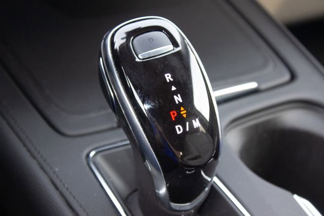 Used 2023 Cadillac XT4 Luxury w/ Cold Weather Package AWD/4WD image 33