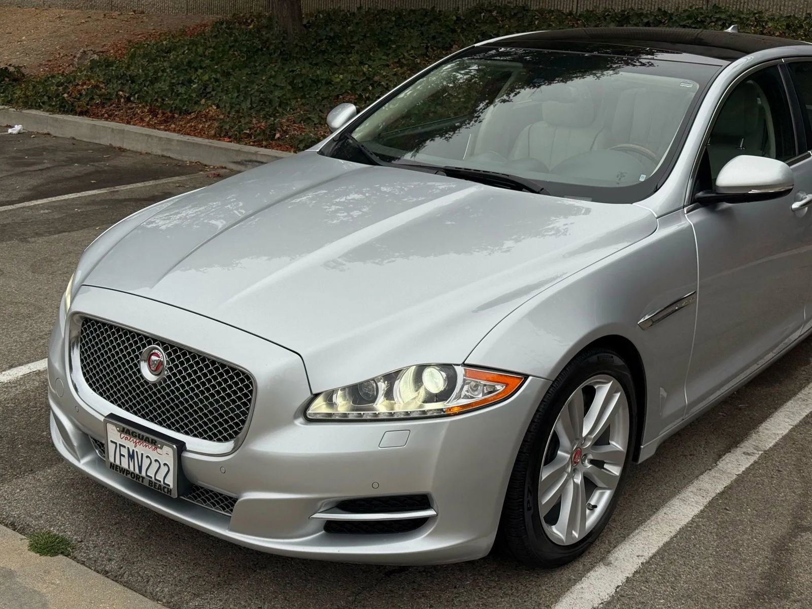 Used 2014 Jaguar XJ L Portfolio image 9