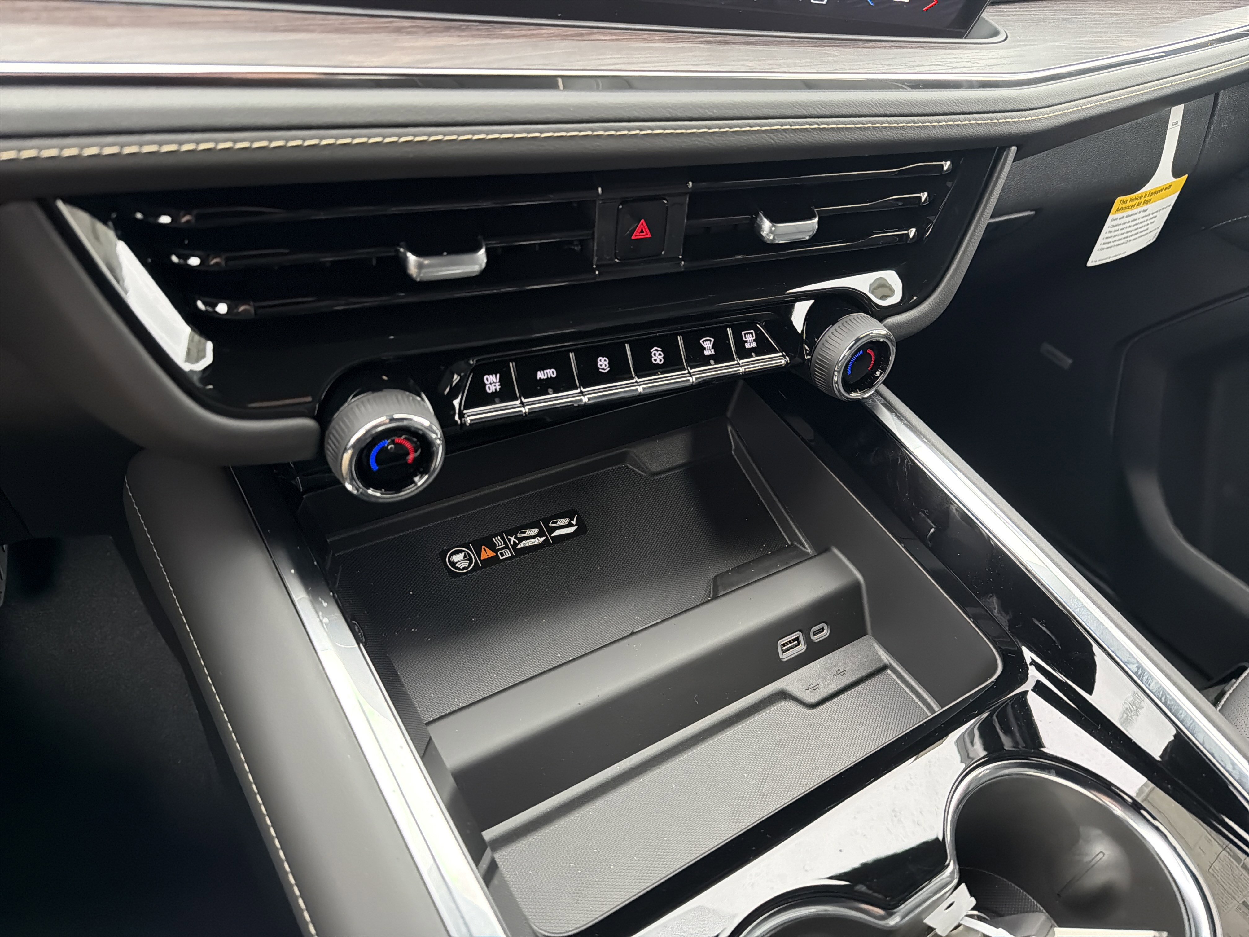 New 2026 Chevrolet Suburban Premier image 22